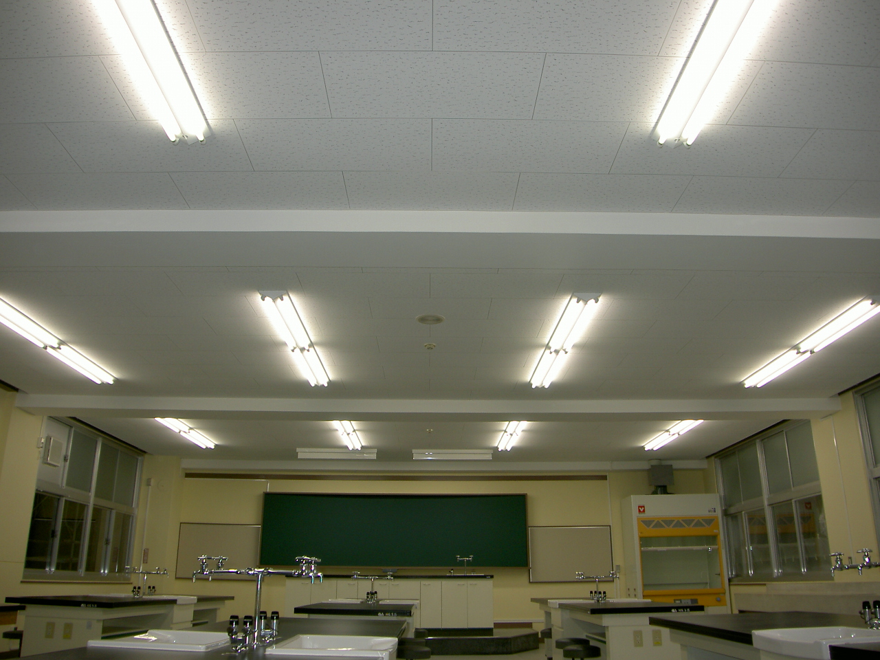 新潟中央高校 普通特別教室棟改修・補強電気設備工事